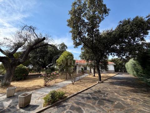 Chalet en urbanización El Encinar de la Rad