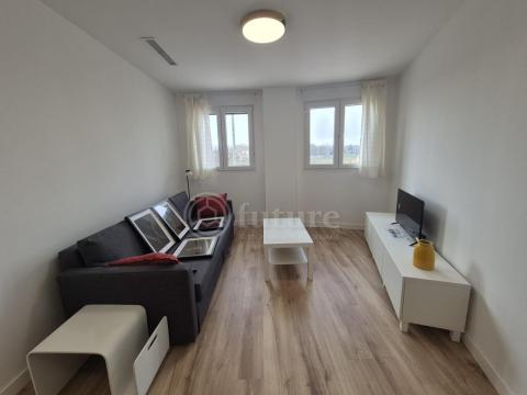 Apartamento junto al Paseo de Canalejas