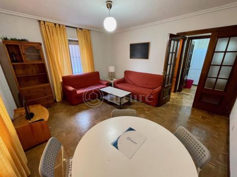 Piso para estudiantes junto a la Plaza Colón