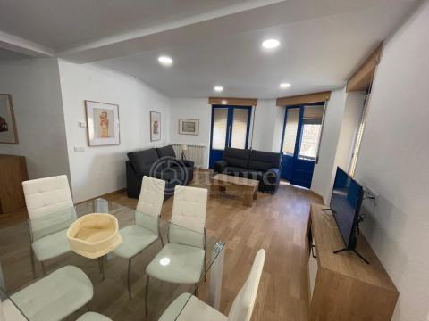 Piso reformado para estudiantes junto a calle Toro